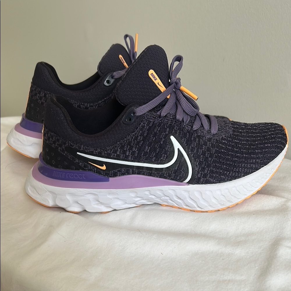 Nike Black and Purple Athletic Shoes with Breathable Knit Upper